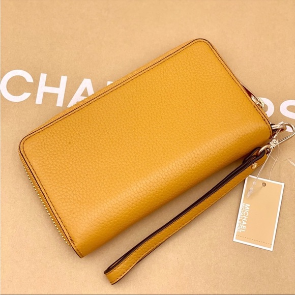 Michael Kors Jet Set Travel Phone Case Wristlet Wallet Marigold - Picture 10 of 12